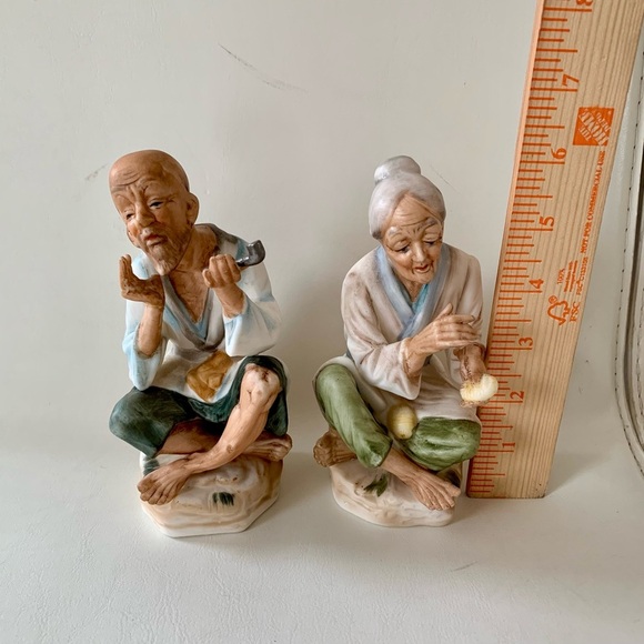 Vintage Pair Hand Painted Porcelain Asian Figurines - Picture 4 of 13